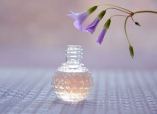 Najpiękniejsze zapachy na wieczór – jak wybrać eleganckie perfumy damskie o głębokim aromacie? perfumy